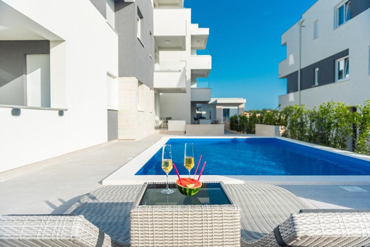 Apartments & Rooms Pool Villas Maris Novalja Exterior foto